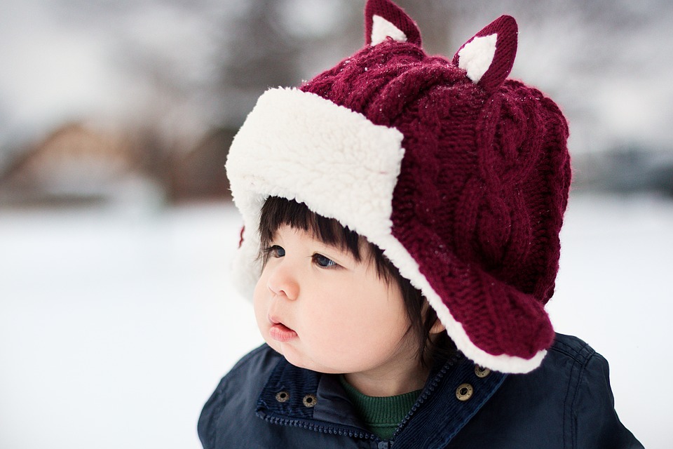 cómo-vestir-a-tu-bebé-en-invierno