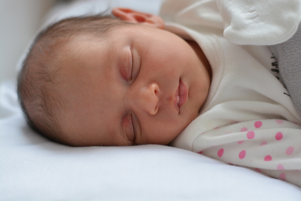 como-dormir-a-un-bebe